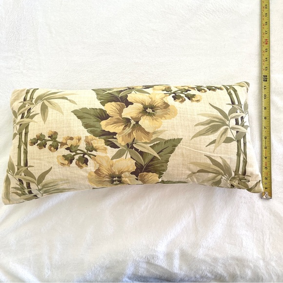 Tommy Bahama throw cushion - Picture 7 of 7